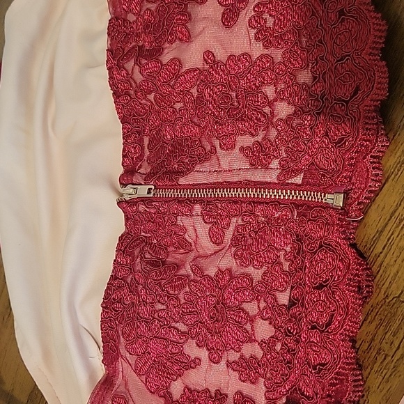 Halter top - Picture 4 of 6